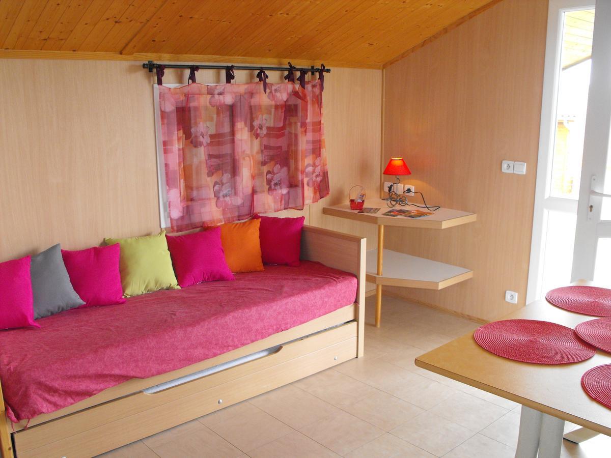 Les Chalets Du Piou Bussieres  المظهر الخارجي الصورة